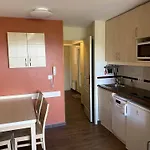 Lumineux 1er Etage Avec Terrasse Couverte, Acces Piscines - 4 Pers - Fr-1-504-665 Lejlighed Saint-Raphaël