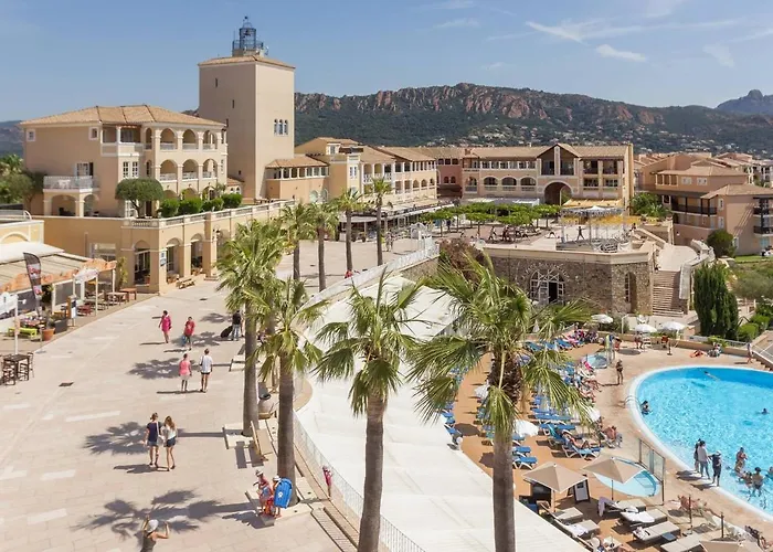 Lumineux 1er Etage Avec Terrasse Couverte, Acces Piscines - 4 Pers - Fr-1-504-665 Apartment Saint-Raphaël