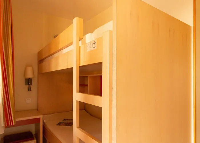 Lumineux 1er Etage Avec Terrasse Couverte, Acces Piscines - 4 Pers - Fr-1-504-665 Saint-Raphaël